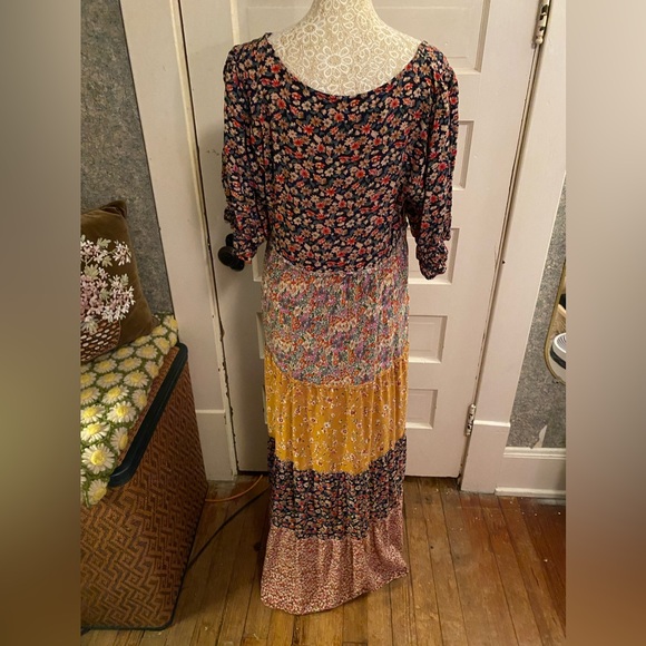 Natural life Collette Tiered Maxi Dress - Mixed Black Floral size M gently used - Picture 5 of 7